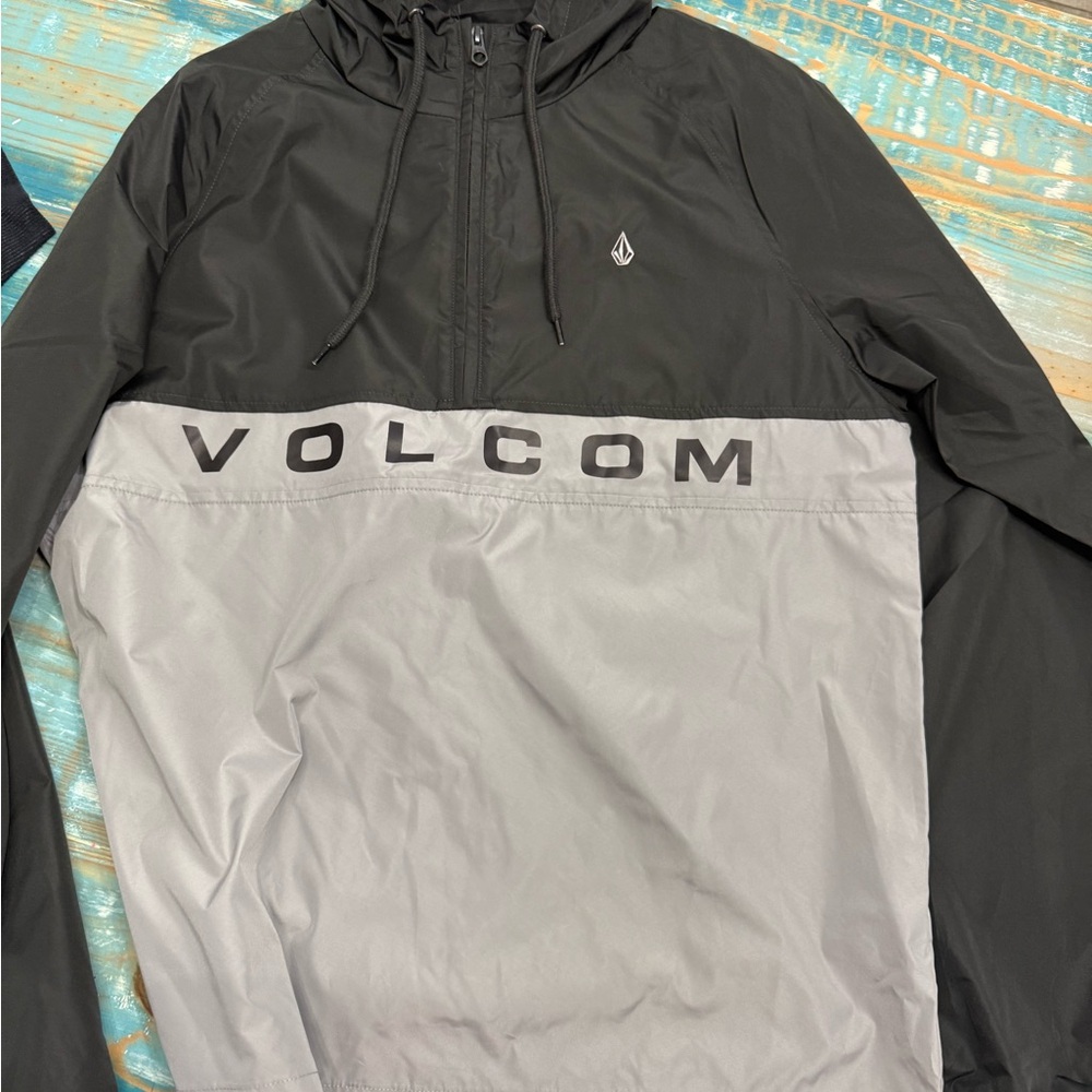 Volcom Men's Black and Light Gray Windbreaker